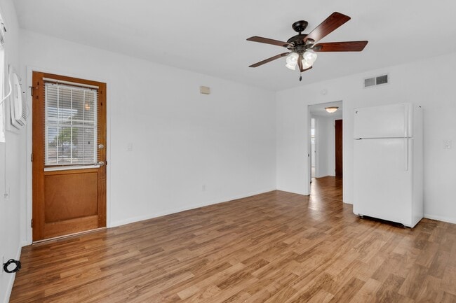 Building Photo - 4745 Choctaw Dr