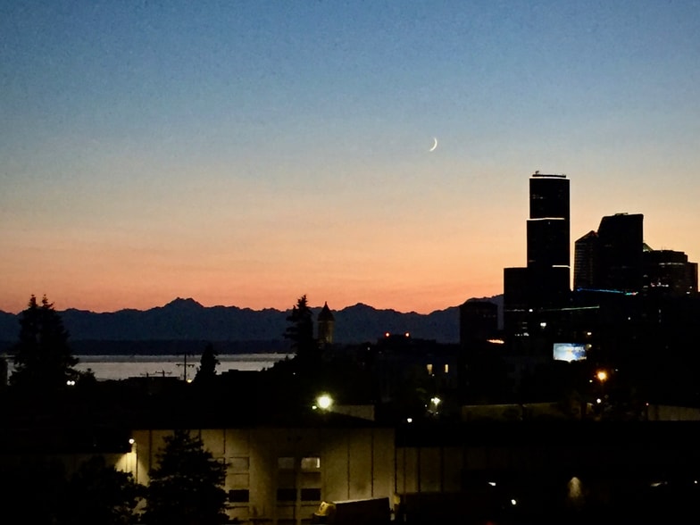 Building Photo - 425 23rd Ave S