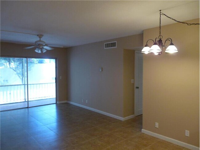 Building Photo - 622 NW 13th St