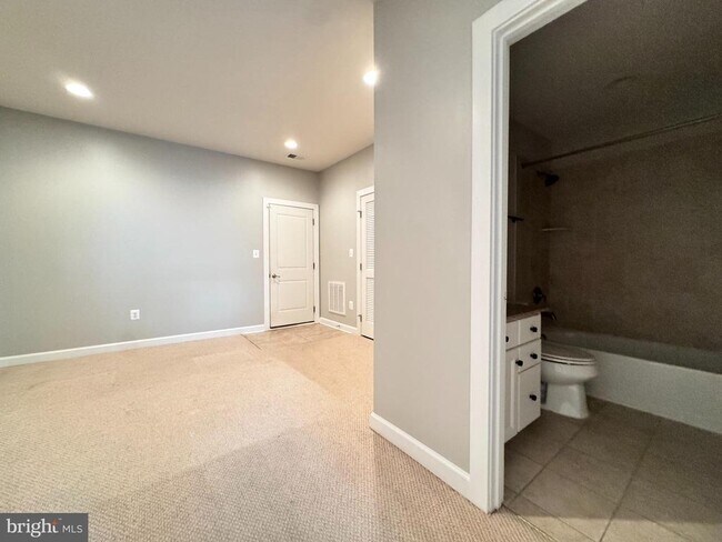 Building Photo - 20649 Duxbury Terrace