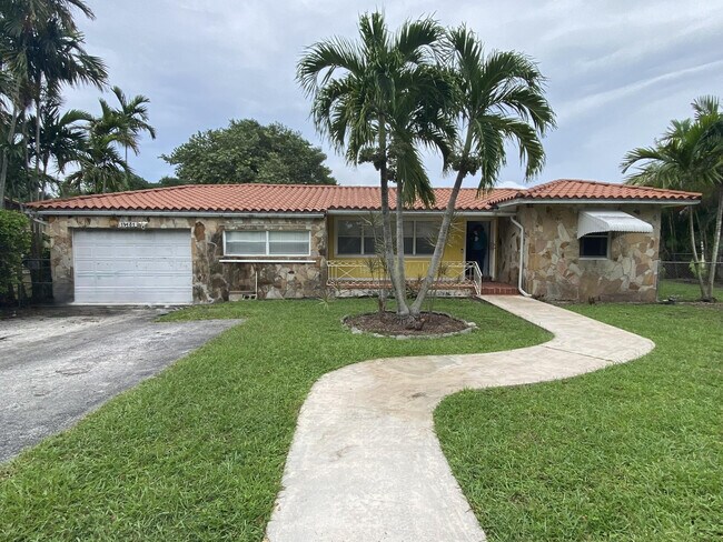 Building Photo - 14131 NW 3rd Ave