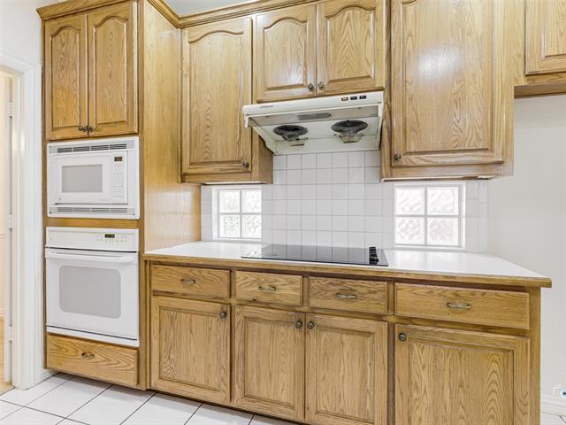 Building Photo - 609 Sunningdale