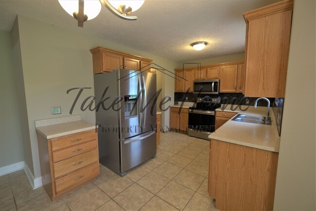 Building Photo - Vintage Hills Beauty!