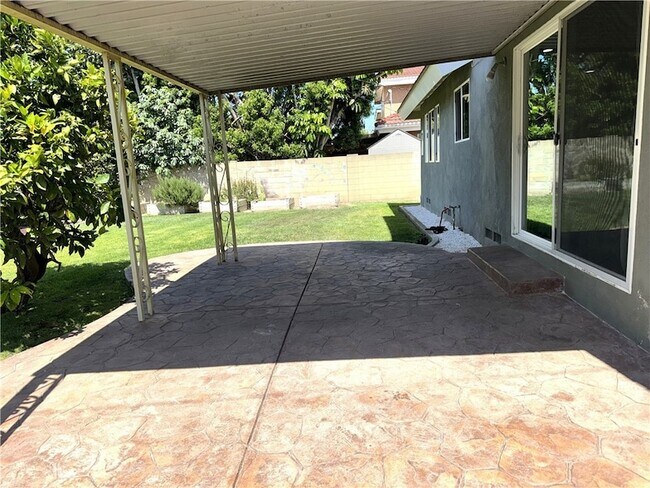 Building Photo - 6911 Laurelhurst Dr