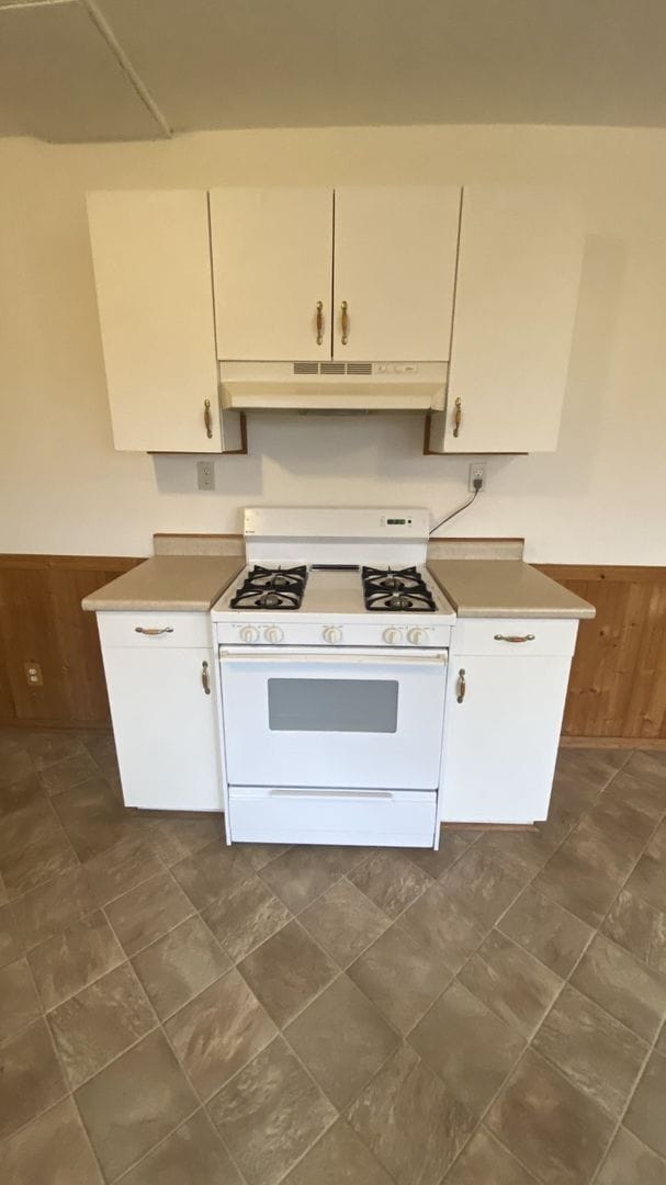 Building Photo - 3 Bedroom, 1 Bathroom Home Close to Fort L...