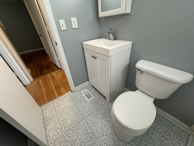 Building Photo - Snacks / Guion Creek - Washington TWP 3 Bed 2 Bath