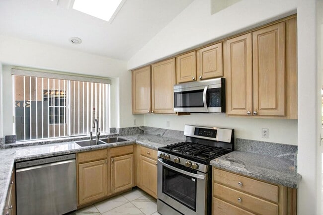 Building Photo - Single Story, 3 Bedroom, Peccole Ranch Beauty