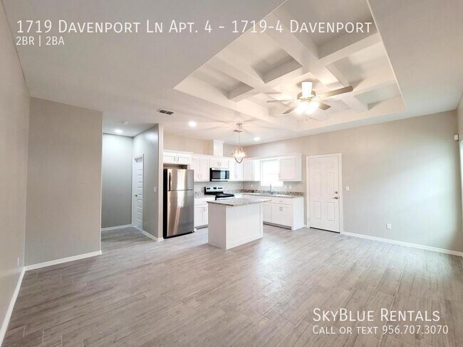 Building Photo - 1719 4th St