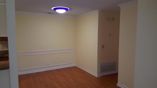 Building Photo - 606 Barrington Hills Dr