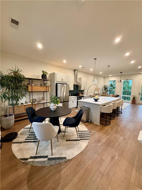 Building Photo - 1276 Longreen Ter NW