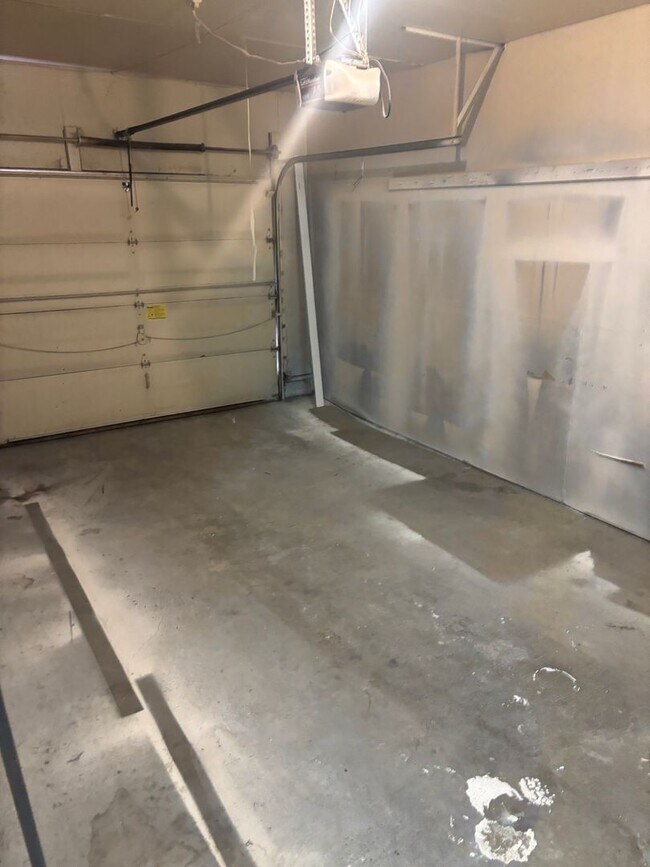 Building Photo - Renovated 3BR condo w/ garage & private yard **MOVE IN SPECIAL - See details below**