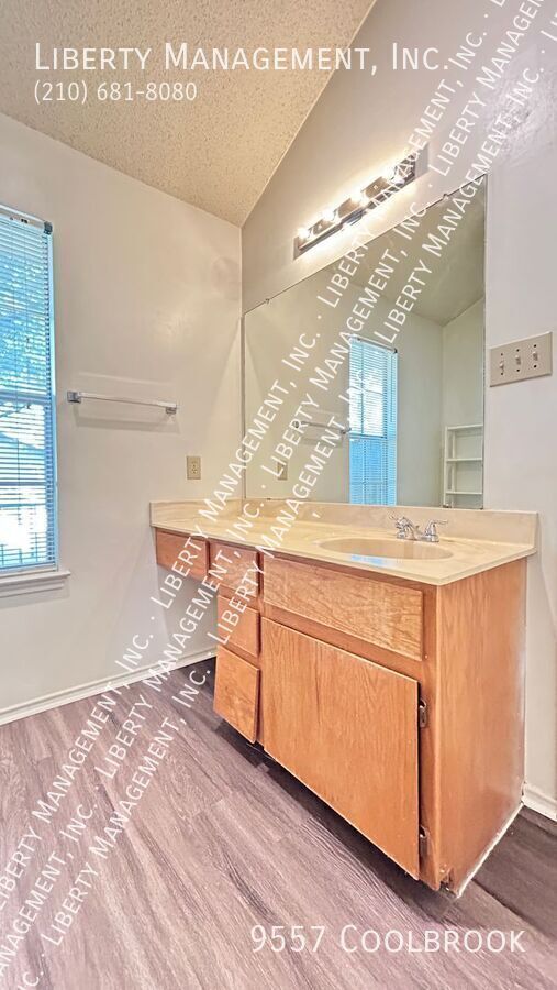 Building Photo - 9557 Coolbrook-