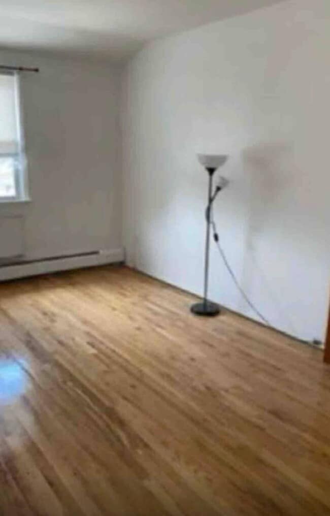 Building Photo - 71-61-61170 170th St