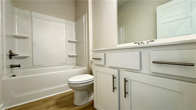 Building Photo - 5401 Bancroft Ln