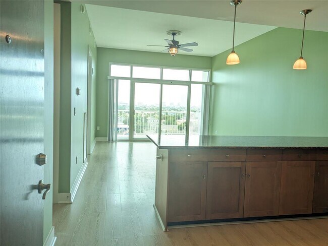Building Photo - 500 Seawall Blvd