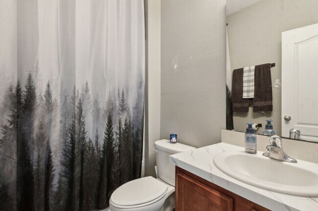 Building Photo - Spacious 5-Bedroom Home  – Prime Amelia Co...
