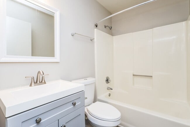 Building Photo - 303 Morgans Turn