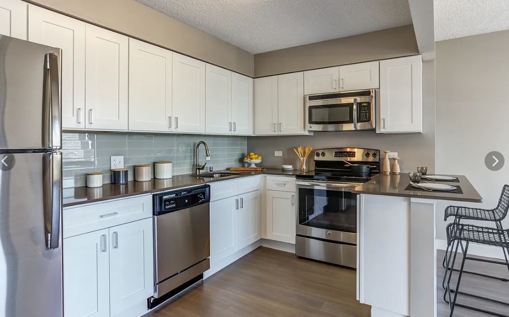 Building Photo - 2555 N Clark St