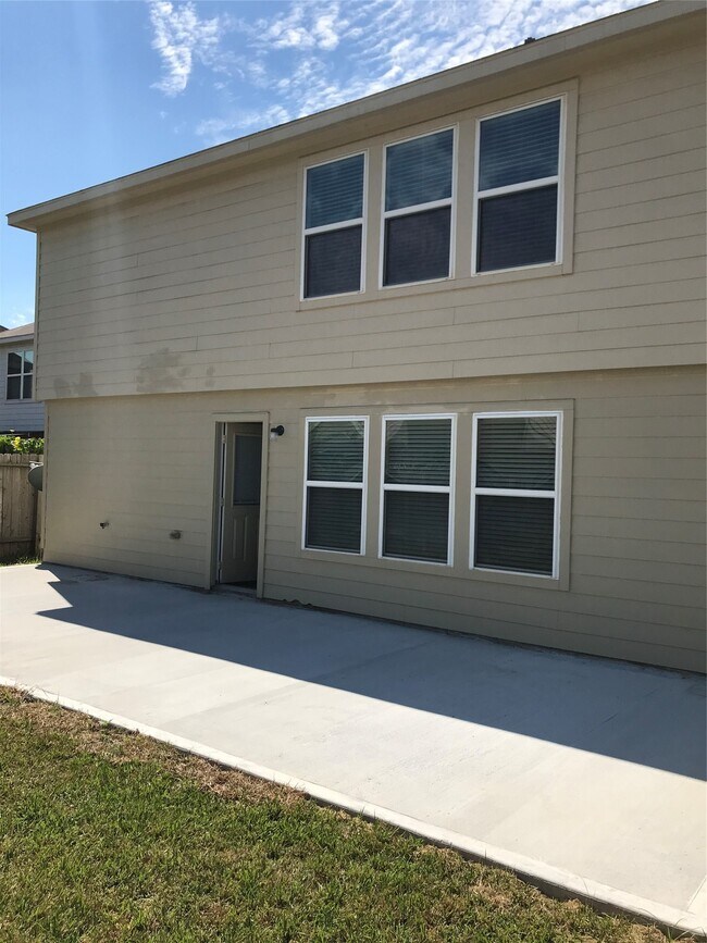 Building Photo - 3238 Apple Dale Dr