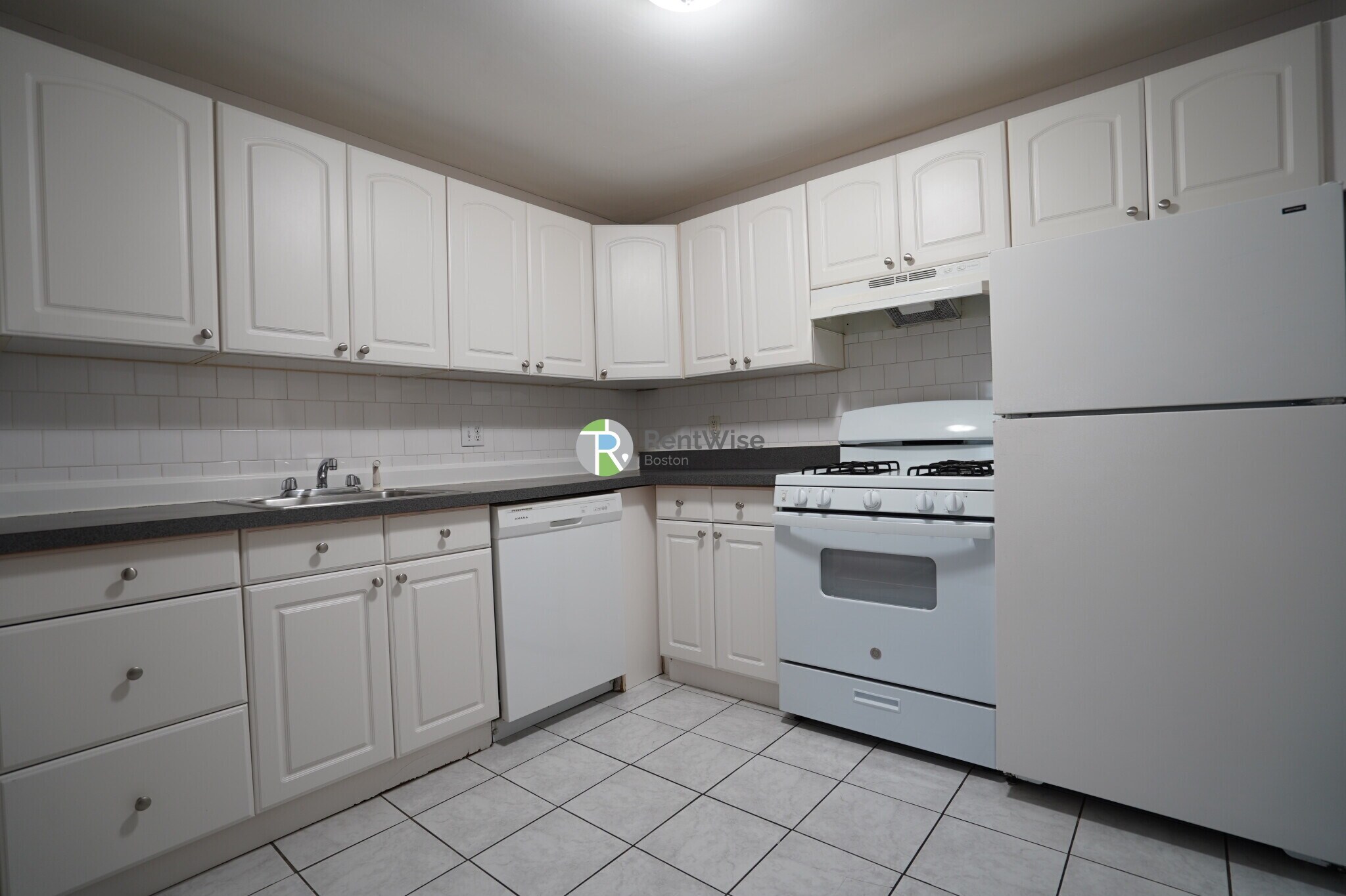 Building Photo - 39 Shepard St