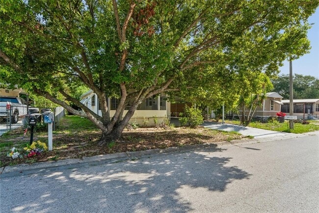 Building Photo - 6601 Sutherland Ave