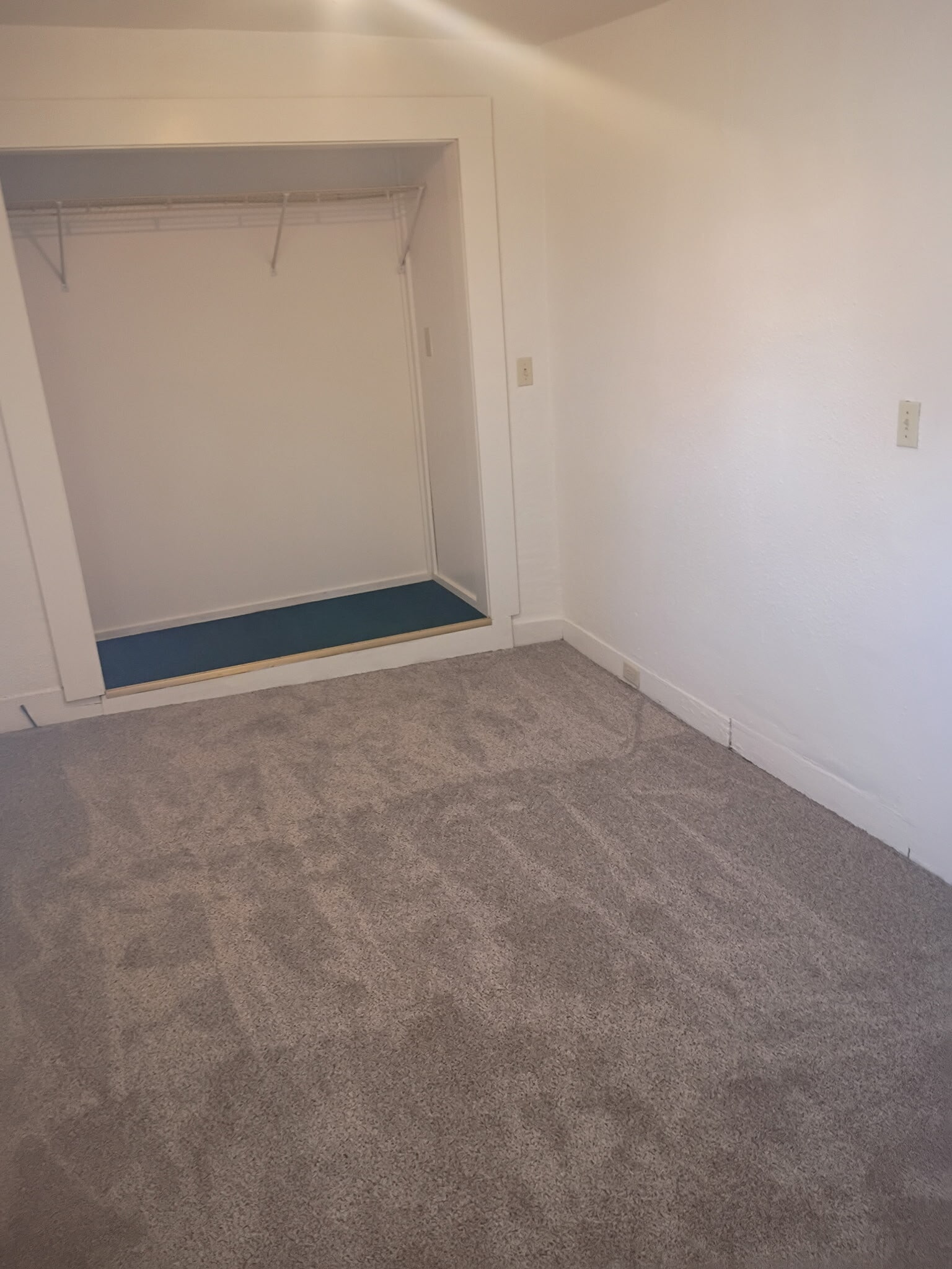 Building Photo - 244 S 4th St