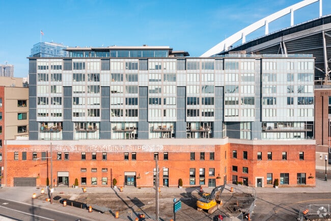 Building Photo - Gridiron