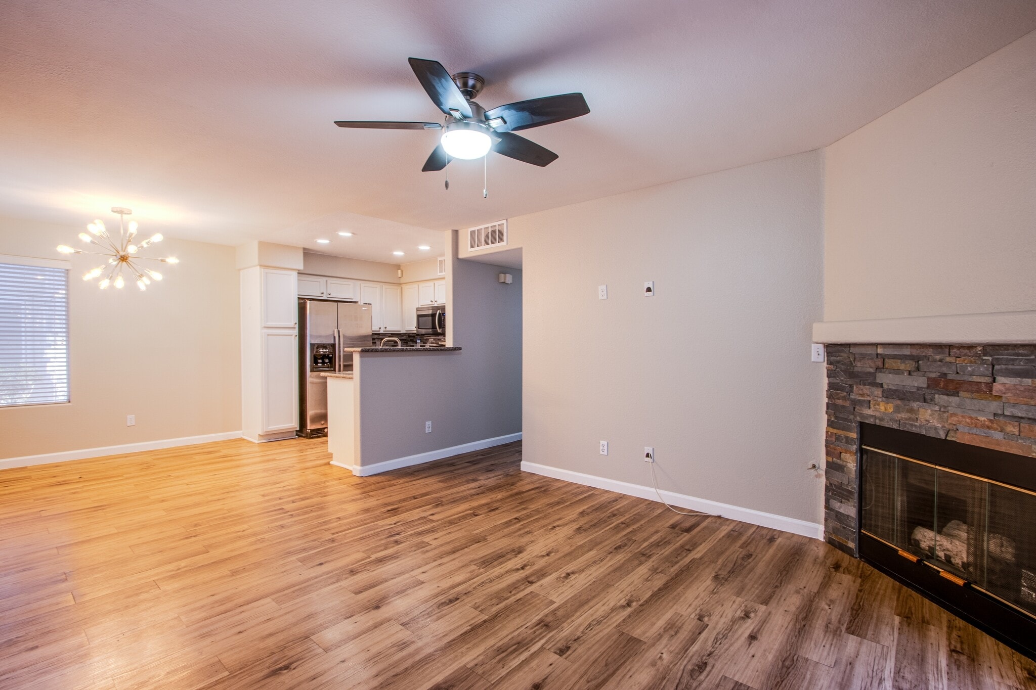 Ceiling fan in LR & BRs - 3054 Tarpon Dr