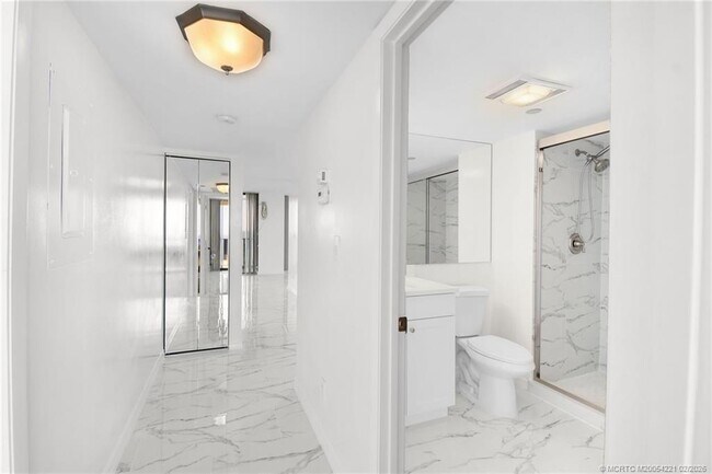 Building Photo - 8750 S Ocean Dr