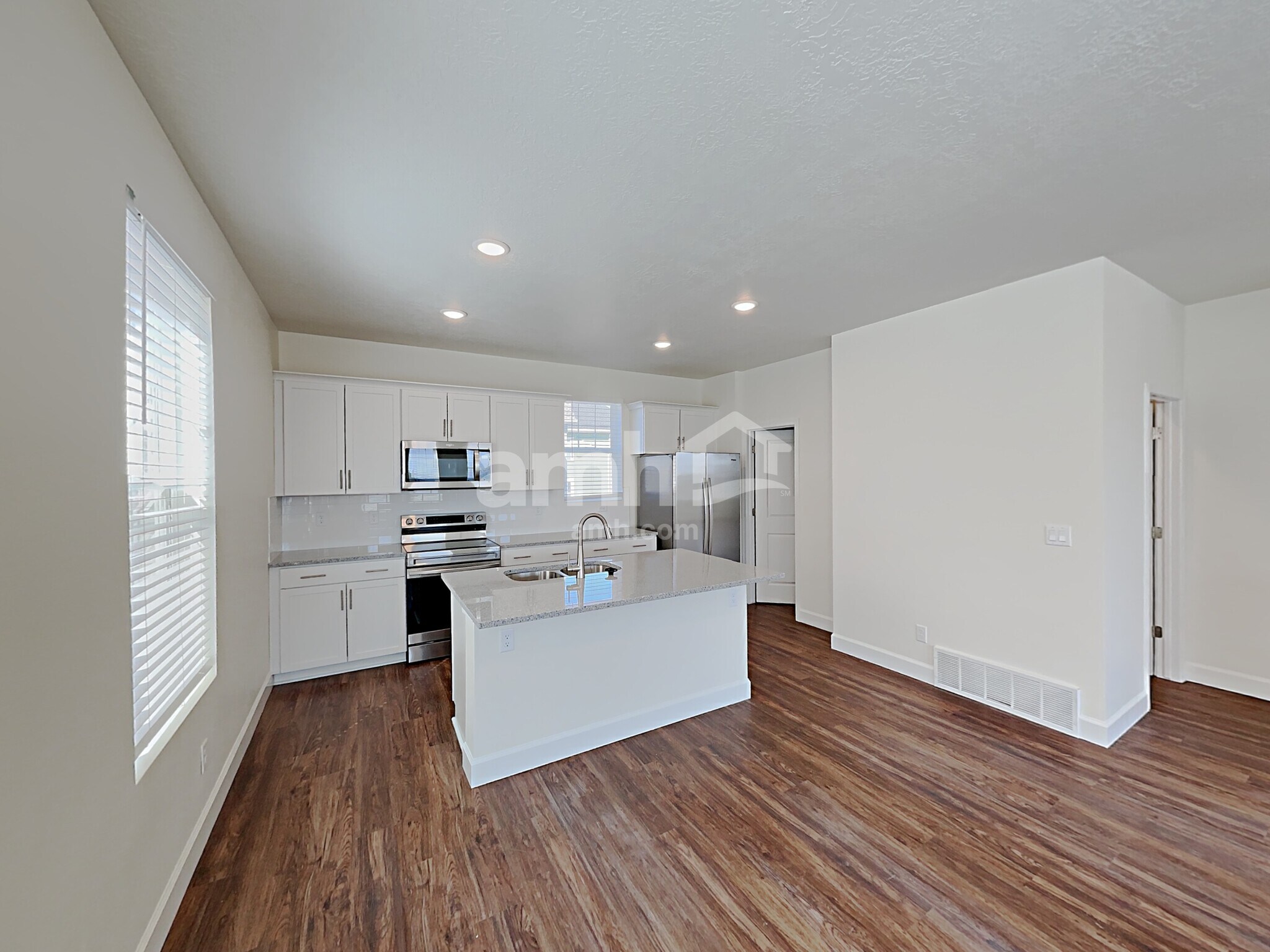 Building Photo - 6092 W South Jordan Pky