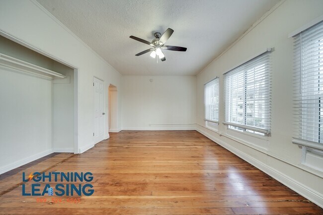 Building Photo - 923 S Bonnie Brae St