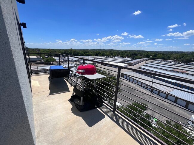 Building Photo - 6444 Burnet Rd