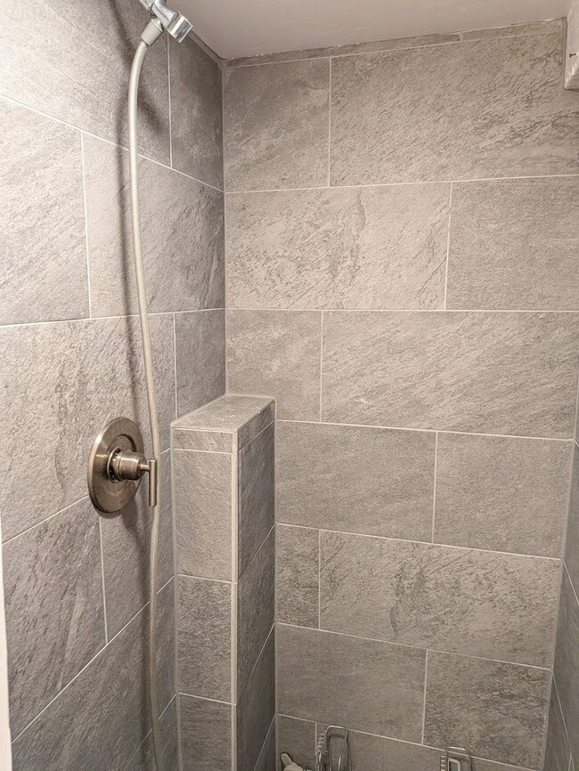 Building Photo - La Mesa