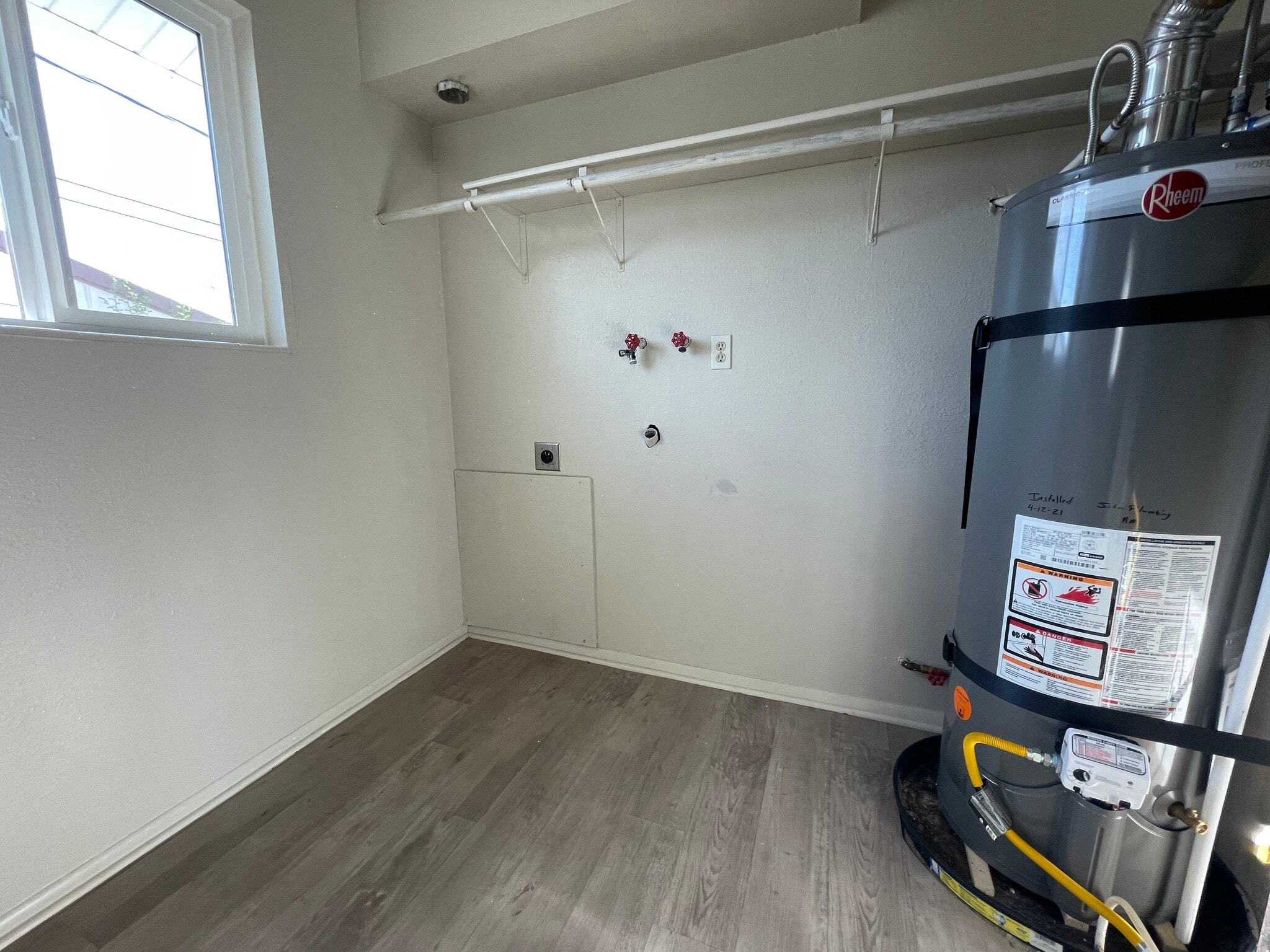 Building Photo - 264 E 100 N