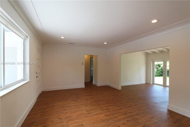 Building Photo - 2436 SW 19th Ave