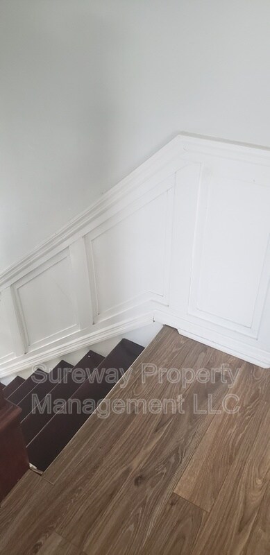 Building Photo - 1505 Saxony Dr