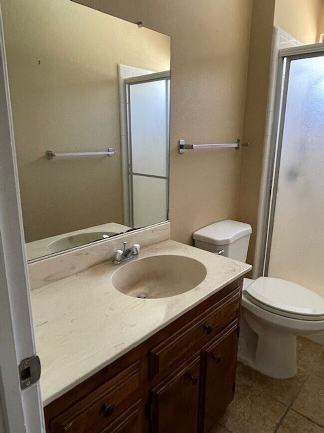 Building Photo - Lease Your Dream Home in the Country!