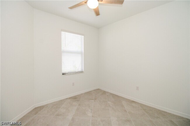 Building Photo - 2156 Dragonfruit Wy