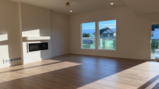 Building Photo - 5313 Makana Ln