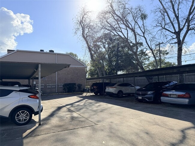 Building Photo - 2800 Jeanetta St