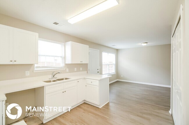 Building Photo - 330 Coral Cir