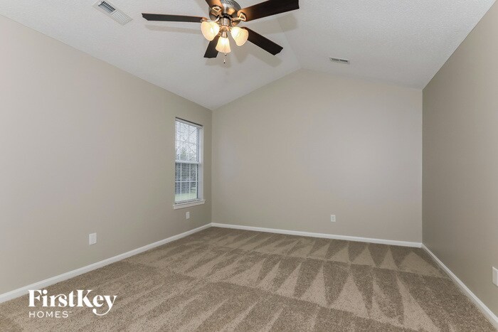 Building Photo - 1021 Barbee Farm Dr