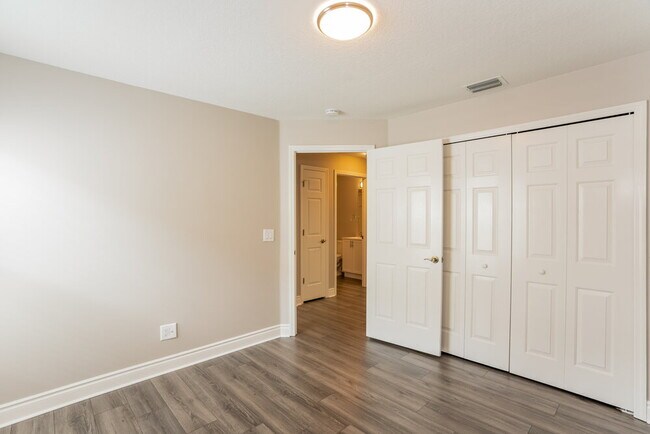Building Photo - 3014 Summer Cruise Dr
