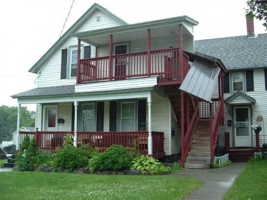 Building Photo - 327 Lake Street