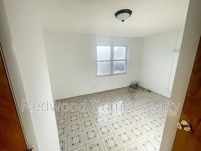 Building Photo - 188 Wheat St