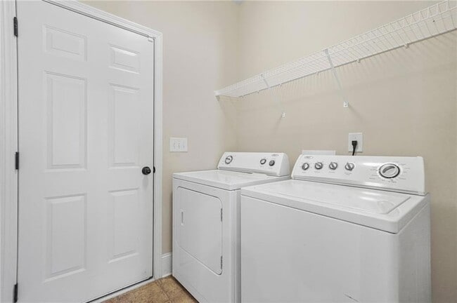 Building Photo - 1365 Delo Ln