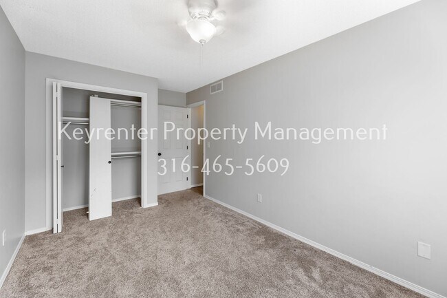 Building Photo - 1610 Summerwood St