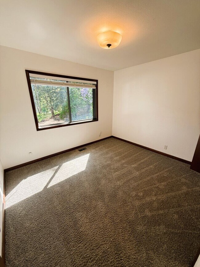Building Photo - 3956 Orchard Heights Rd NW