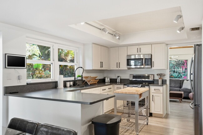 Building Photo - 13609 Heritage Way