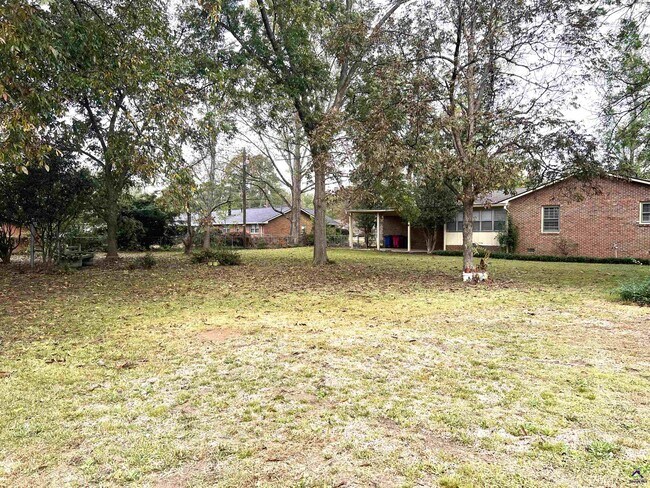 Building Photo - 3700 Dean Dr